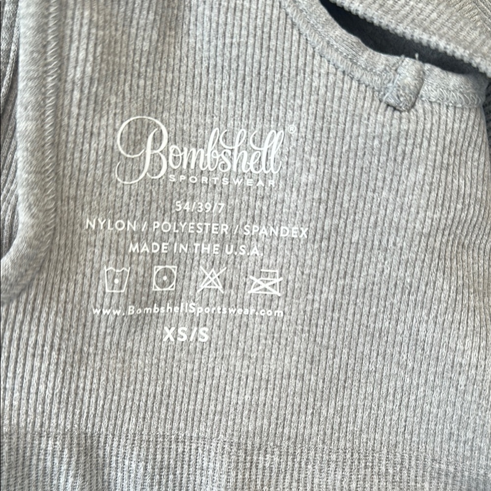 Gray Ribbed Crop Top - Picture 3 of 3